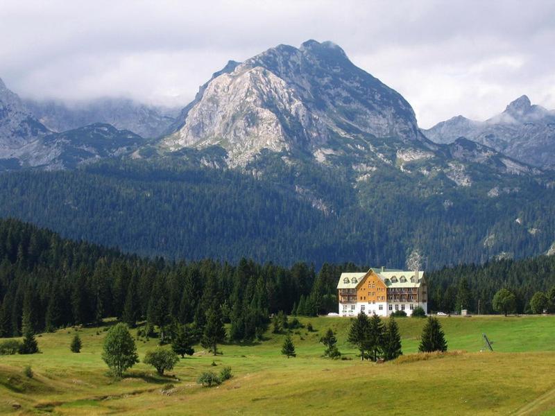 Apartments And Rooms Gold Жабляк Экстерьер фото